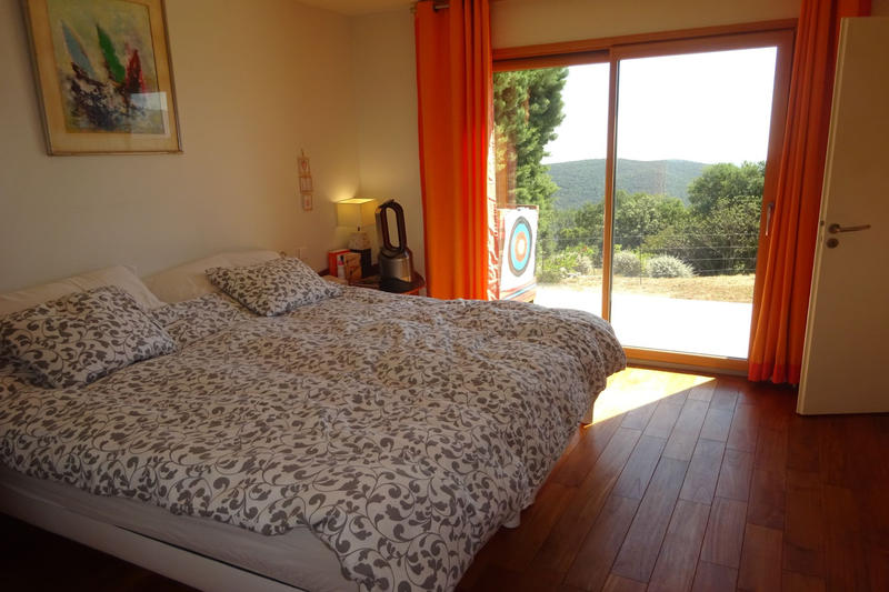 Maison - 235 m² - 7 pièces