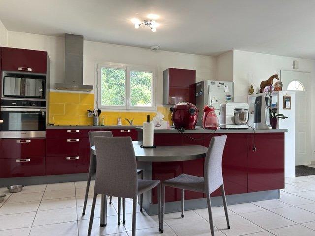 Maison - 332 m² - 24 pièces