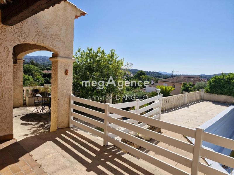 Maison - 249 m² - 6 pièces