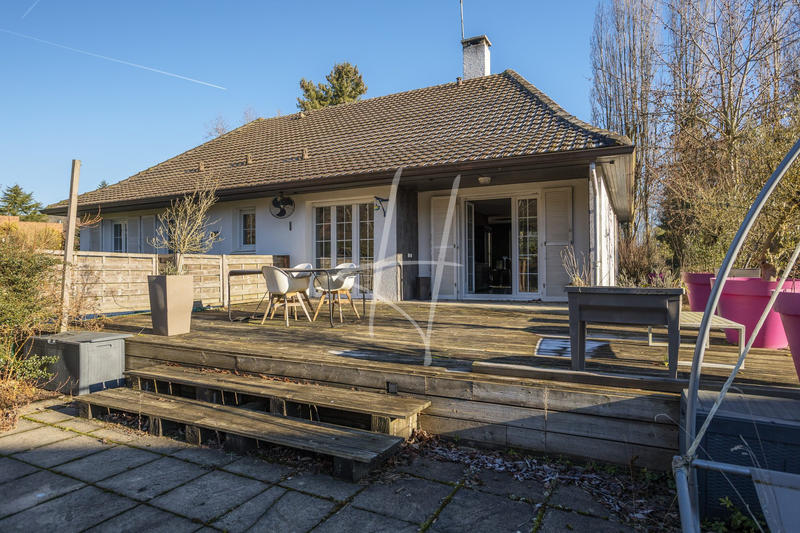 Maison - 277 m² - 9 pièces
