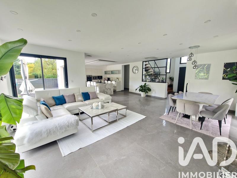 Maison - 188 m² - 9 pièces