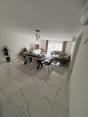 Maison - 137 m² - 5 pièces