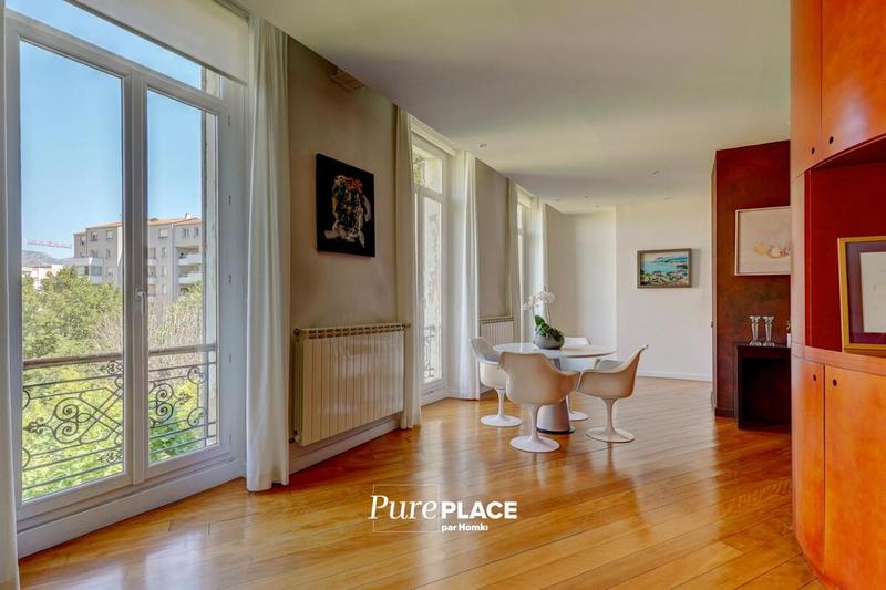 Appartement - 144 m² - 4 pièces