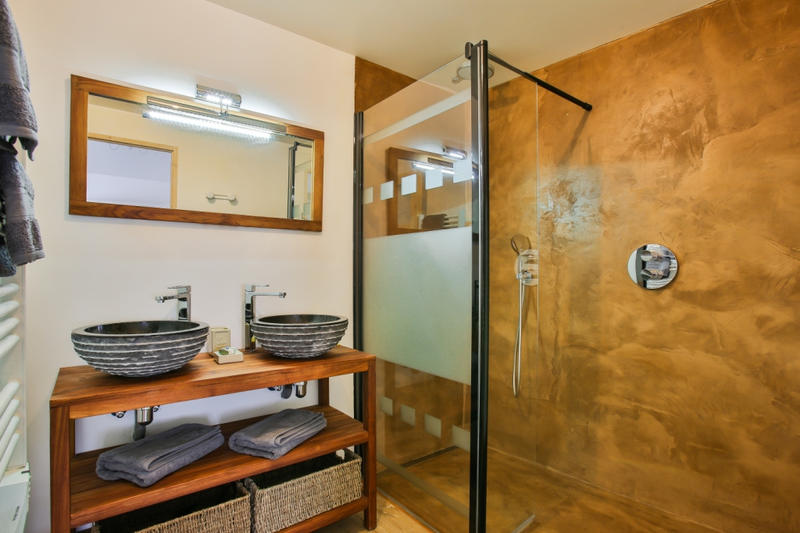 Local commercial - 748 m² - 15 pièces