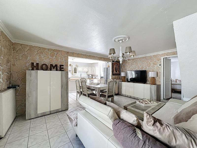 Maison - 190 m² - 6 pièces