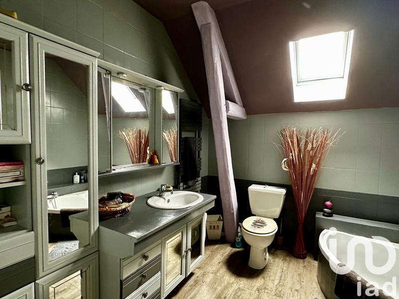 Maison - 202 m² - 7 pièces