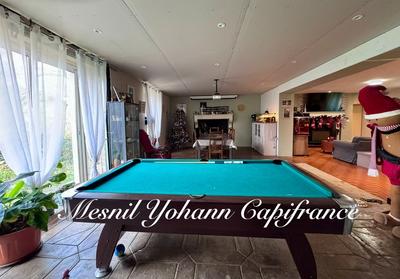 Maison - 212 m² - 7 pièces