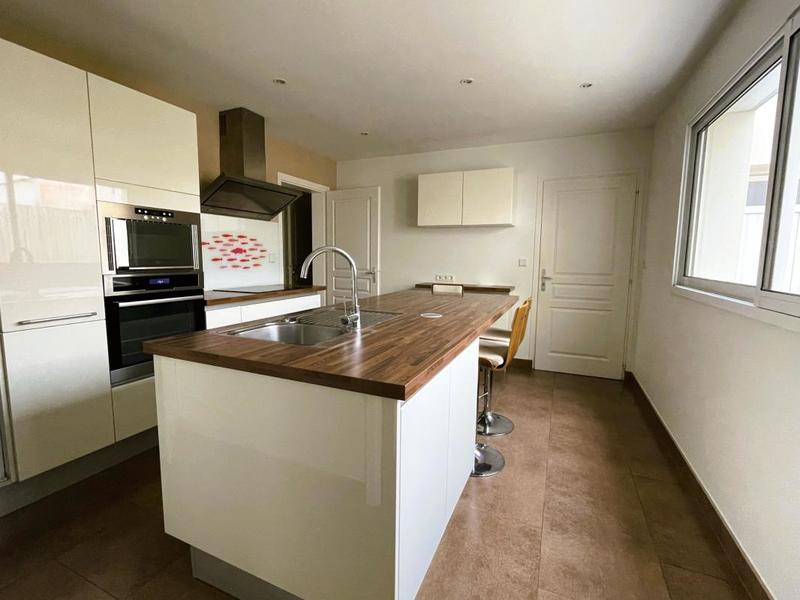 Maison - 195 m² - 6 pièces