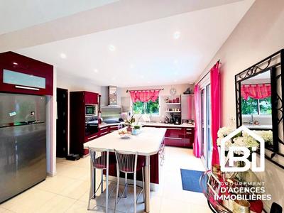 Maison - 187 m² - 6 pièces