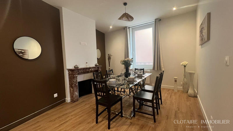 Maison - 181 m² - 9 pièces