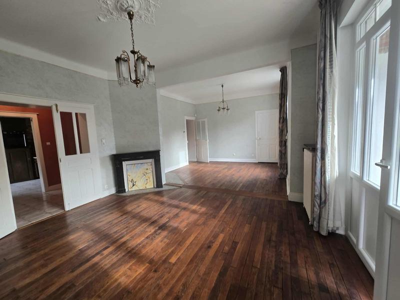 Maison - 193 m² - 8 pièces