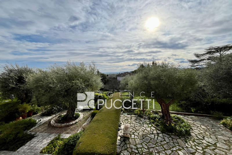 Appartement - 107 m² - 4 pièces