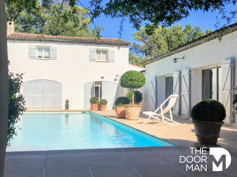 Villa - 204 m² - 3 pièces