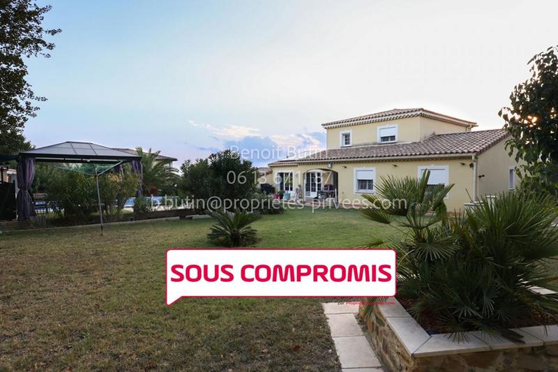 Villa - 207 m² - 8 pièces