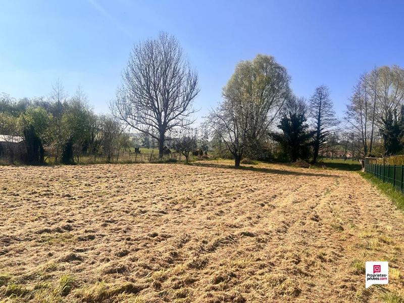 Terrain constructible - 1 917 m²