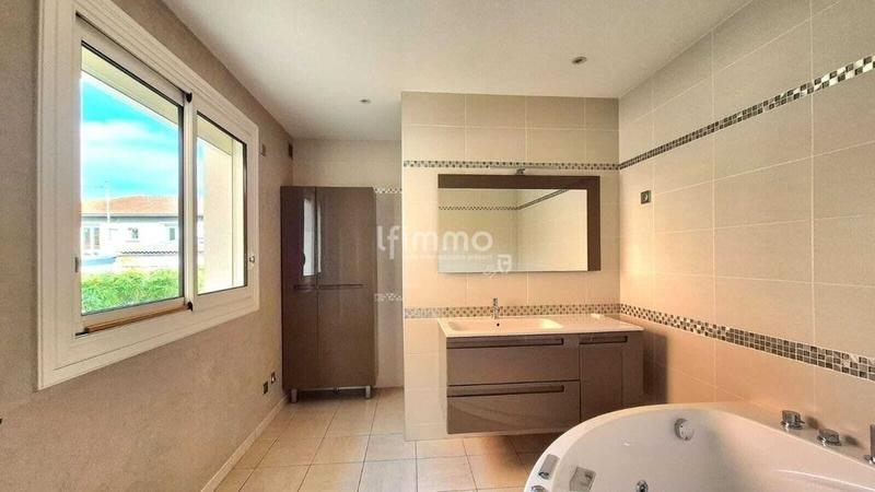 Maison - 110 m² - 6 pièces