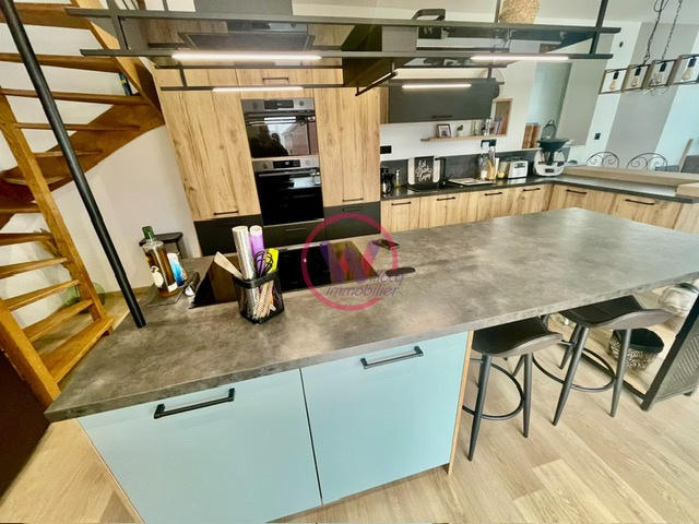 Maison - 227 m² - 10 pièces