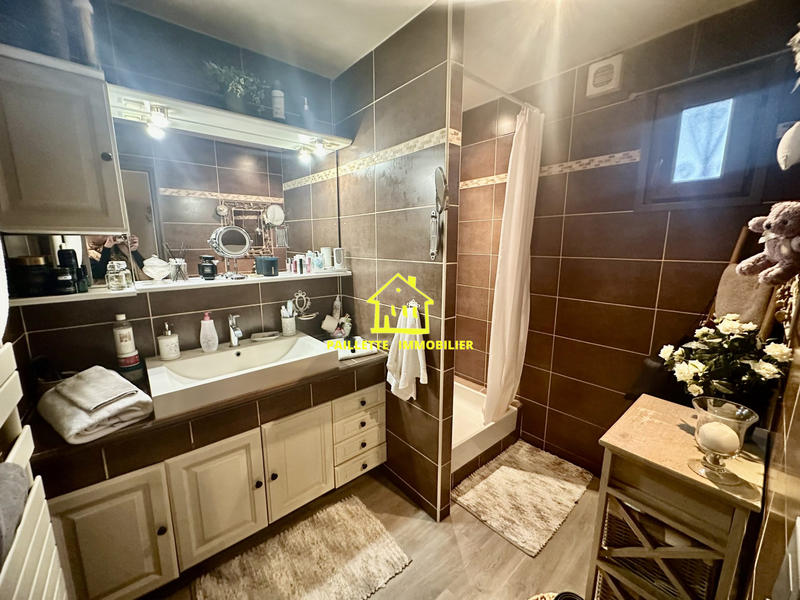 Maison traditionnelle - 105 m² - 4 pièces