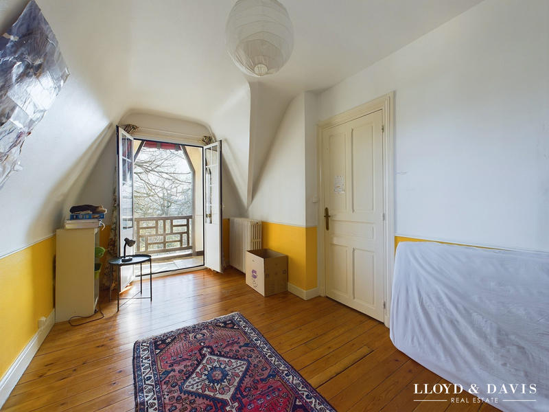 Maison ancienne - 258 m² - 11 pièces