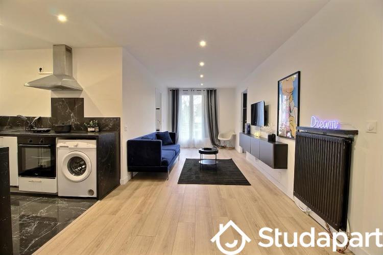 Chambre - 10 m² - 1 pièce