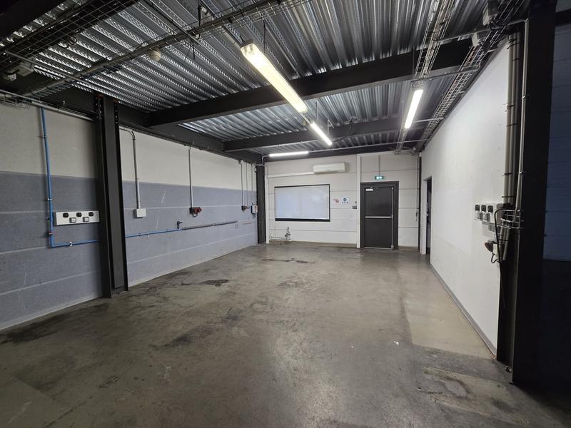 Local d'activités - 960 m²