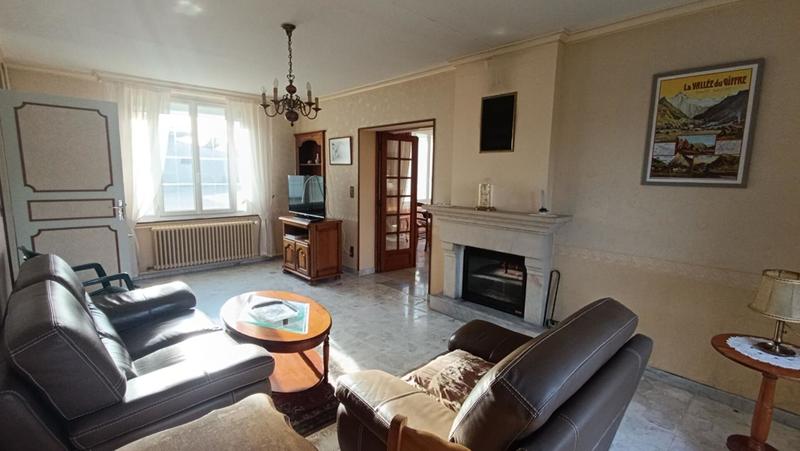 Maison - 161 m² - 7 pièces