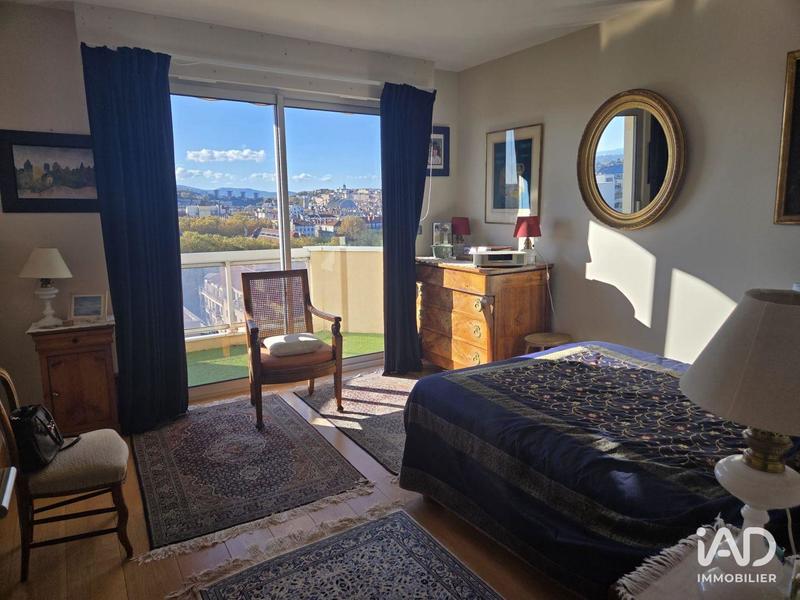 Appartement - 85 m² - 3 pièces