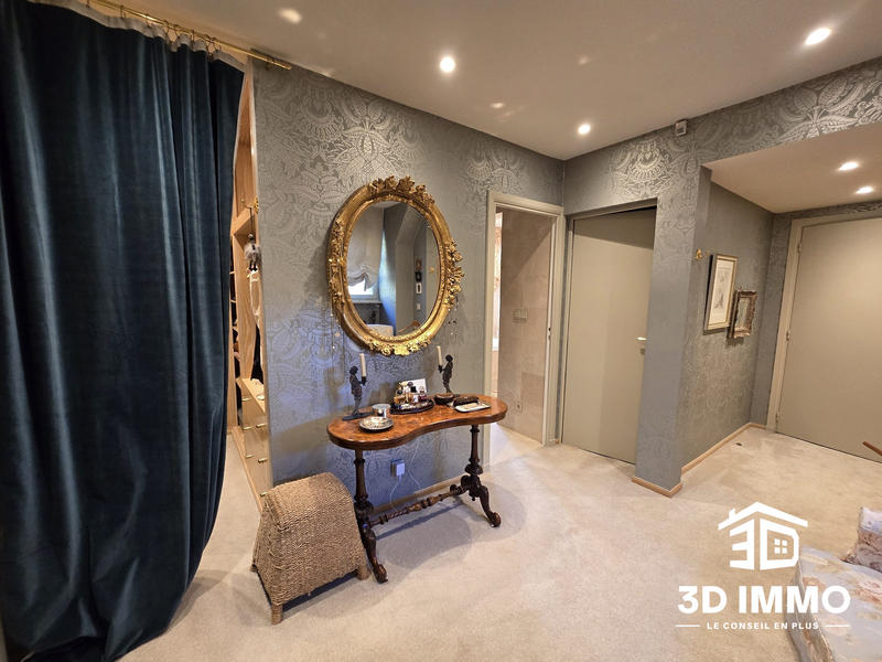 Maison - 275 m² - 12 pièces