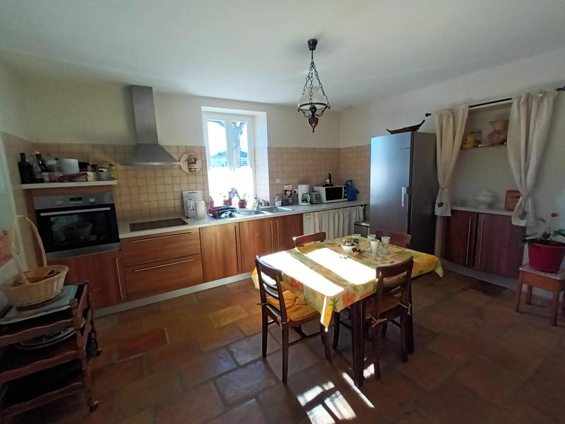 Maison - 180 m² - 7 pièces
