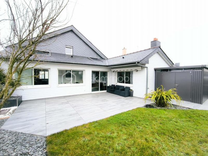 Maison traditionnelle - 164 m² - 6 pièces