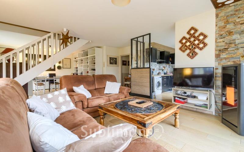 Maison - 162 m² - 10 pièces