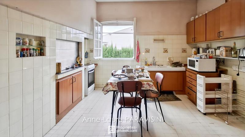 Maison - 267 m² - 10 pièces