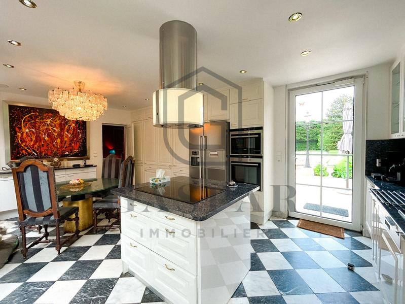 Château - 477 m² - 13 pièces