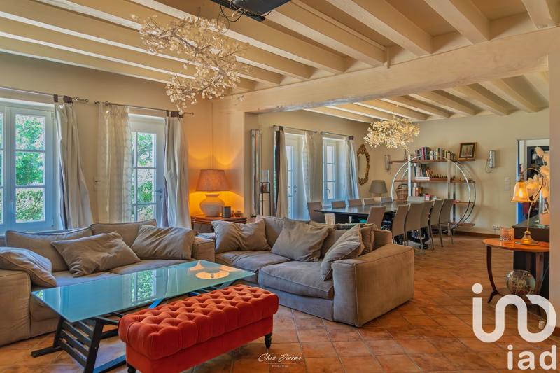 Maison - 375 m² - 11 pièces