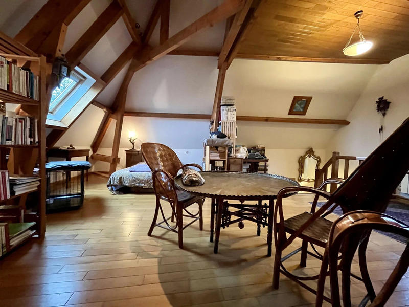 Maison - 270 m² - 10 pièces