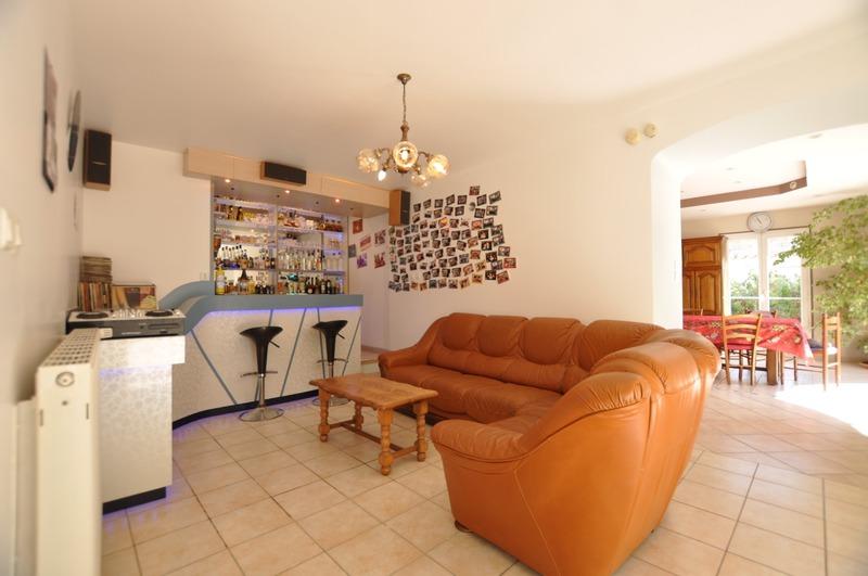 Maison - 190 m² - 6 pièces