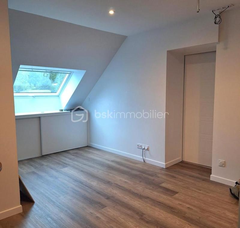 Maison traditionnelle - 180 m² - 7 pièces