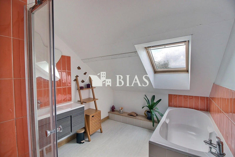 Maison contemporaine - 230 m² - 6 pièces