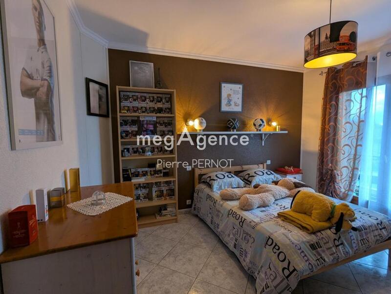 Maison traditionnelle - 175 m² - 6 pièces