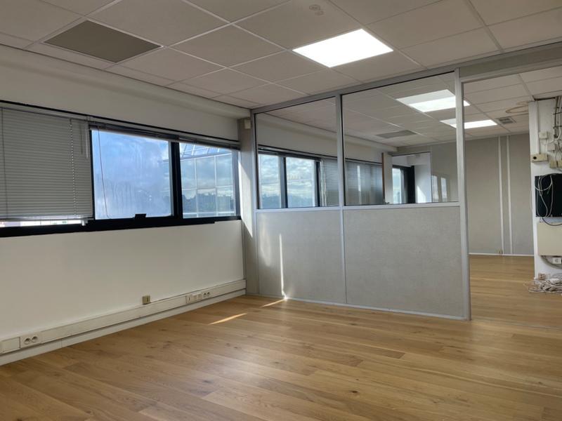 Bureau - 123 m² - 6 pièces