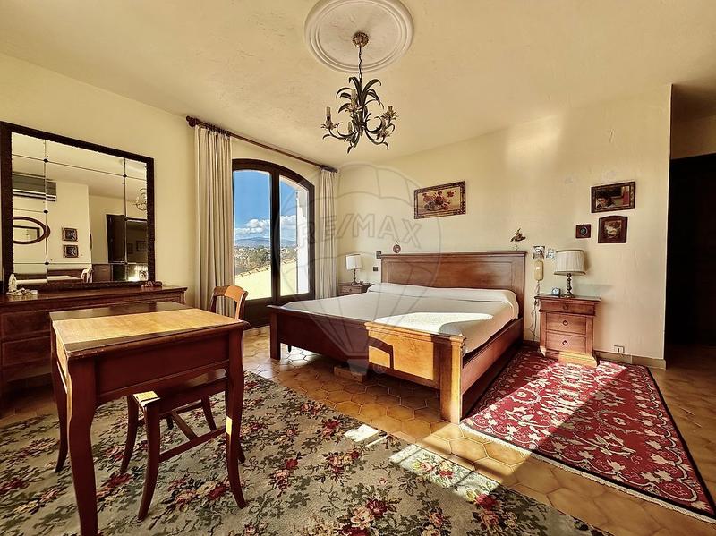 Propriété - 307 m² - 10 pièces