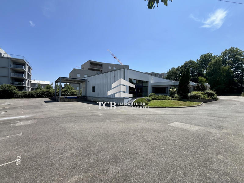 Local d'activités - 850 m²
