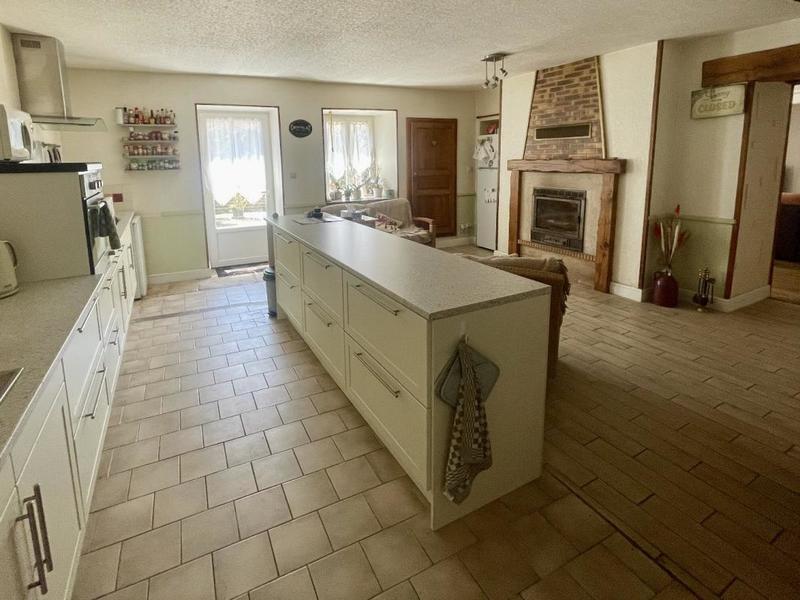 Maison en pierre - 139 m² - 6 pièces