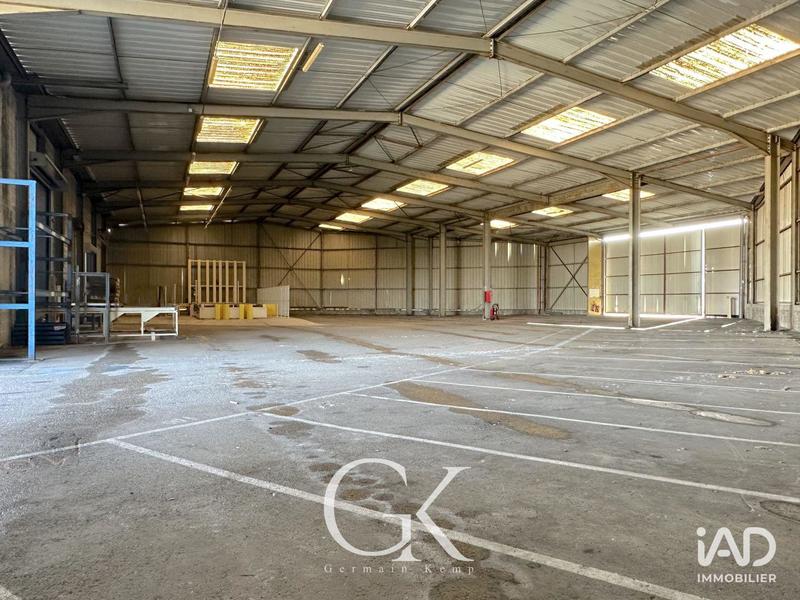 Local commercial - 9 839 m²