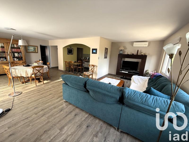 Maison - 237 m² - 8 pièces