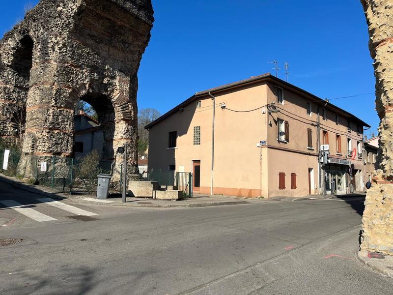 Appartement - 265 m² - 6 pièces