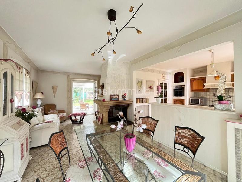 Maison traditionnelle - 136 m² - 6 pièces