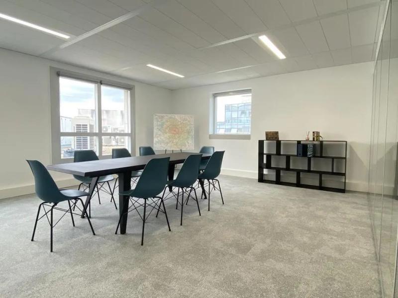 Bureau - 2 645 m²