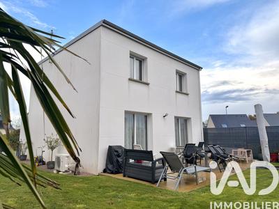 Maison - 94 m² - 5 pièces