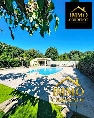 Villa - 250 m² - 7 pièces